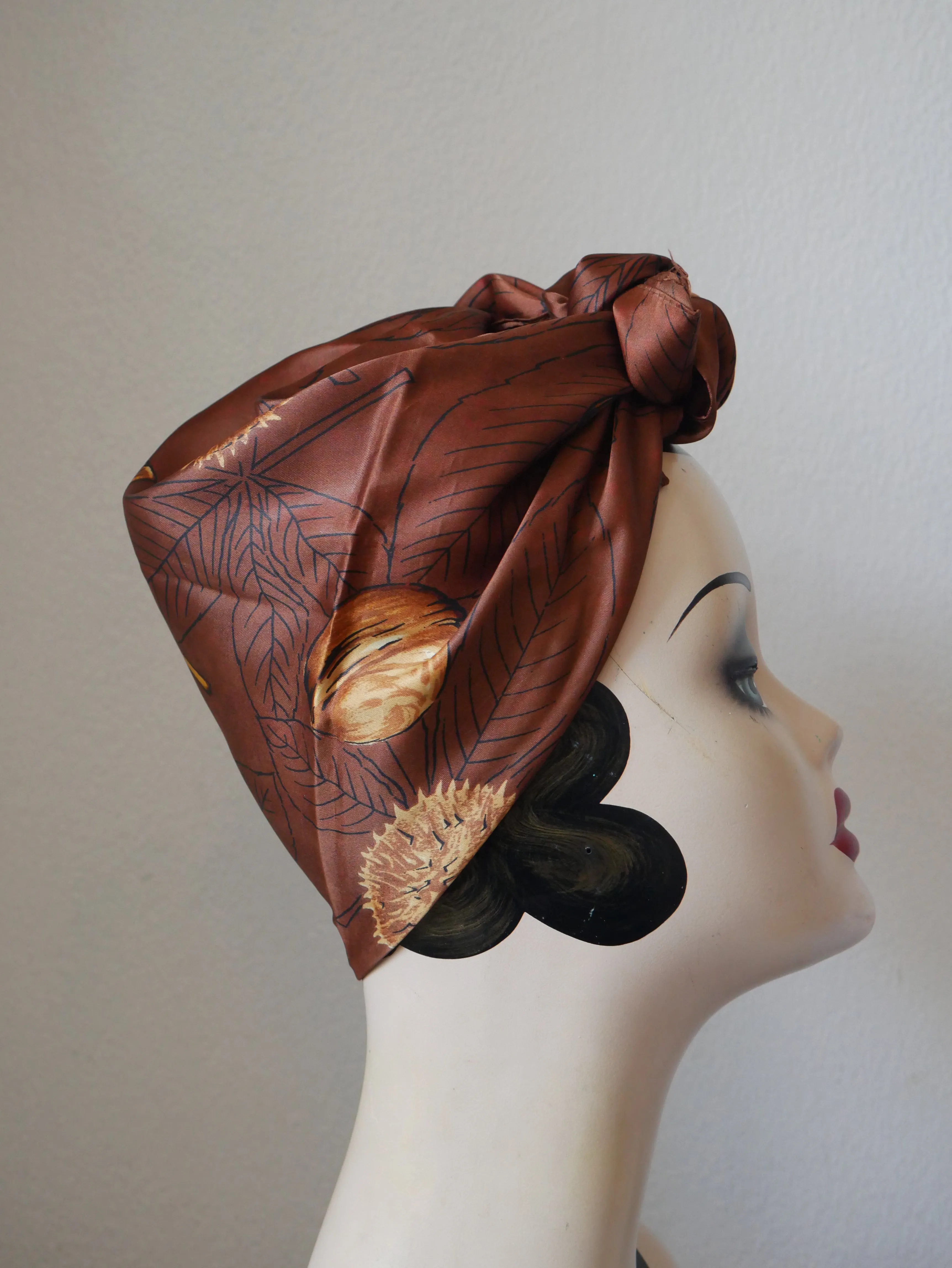 Autumn Conker Print True Vintage Scarf🍁