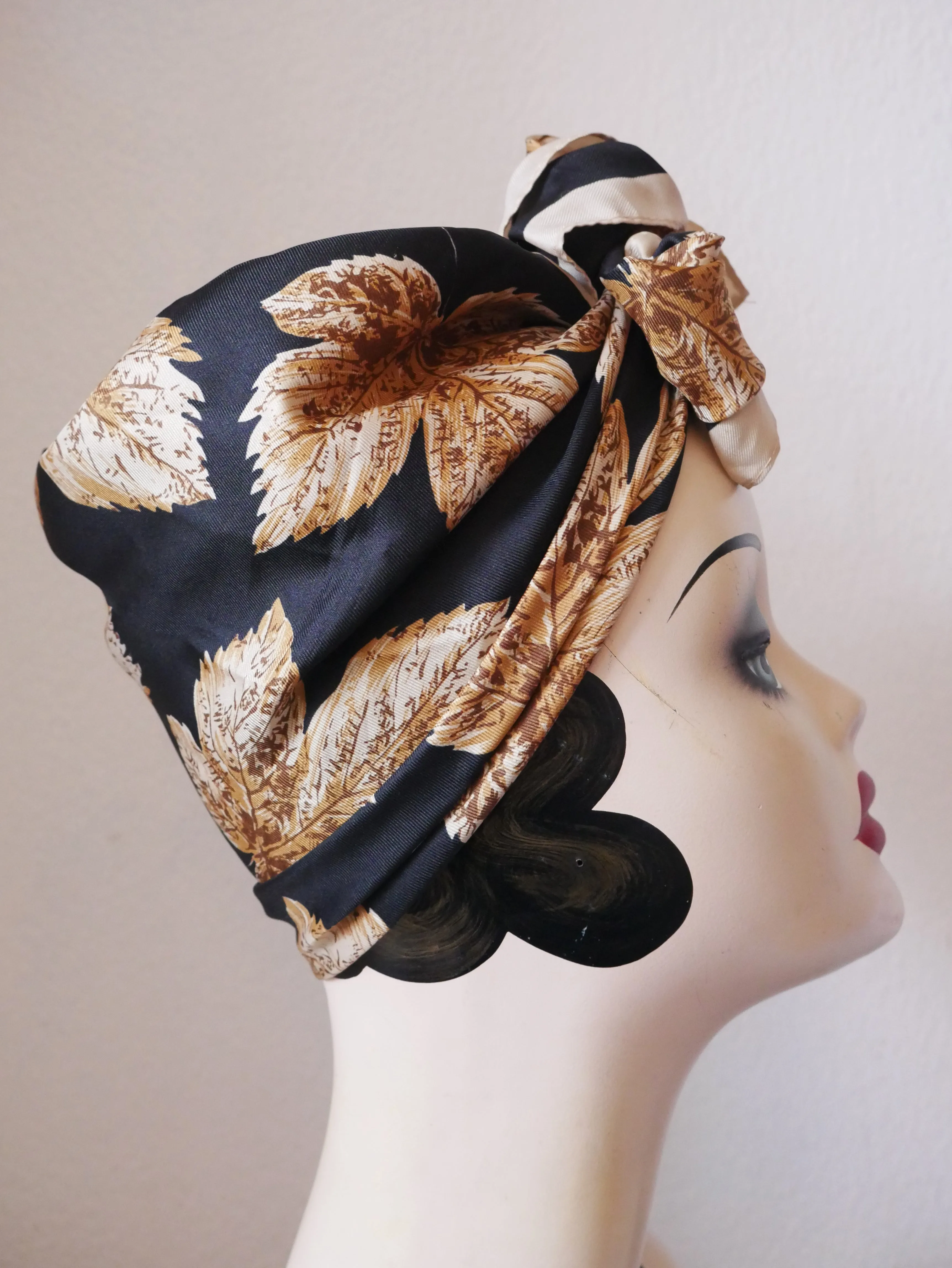 Autumn Leaves True Vintage Scarf🍁