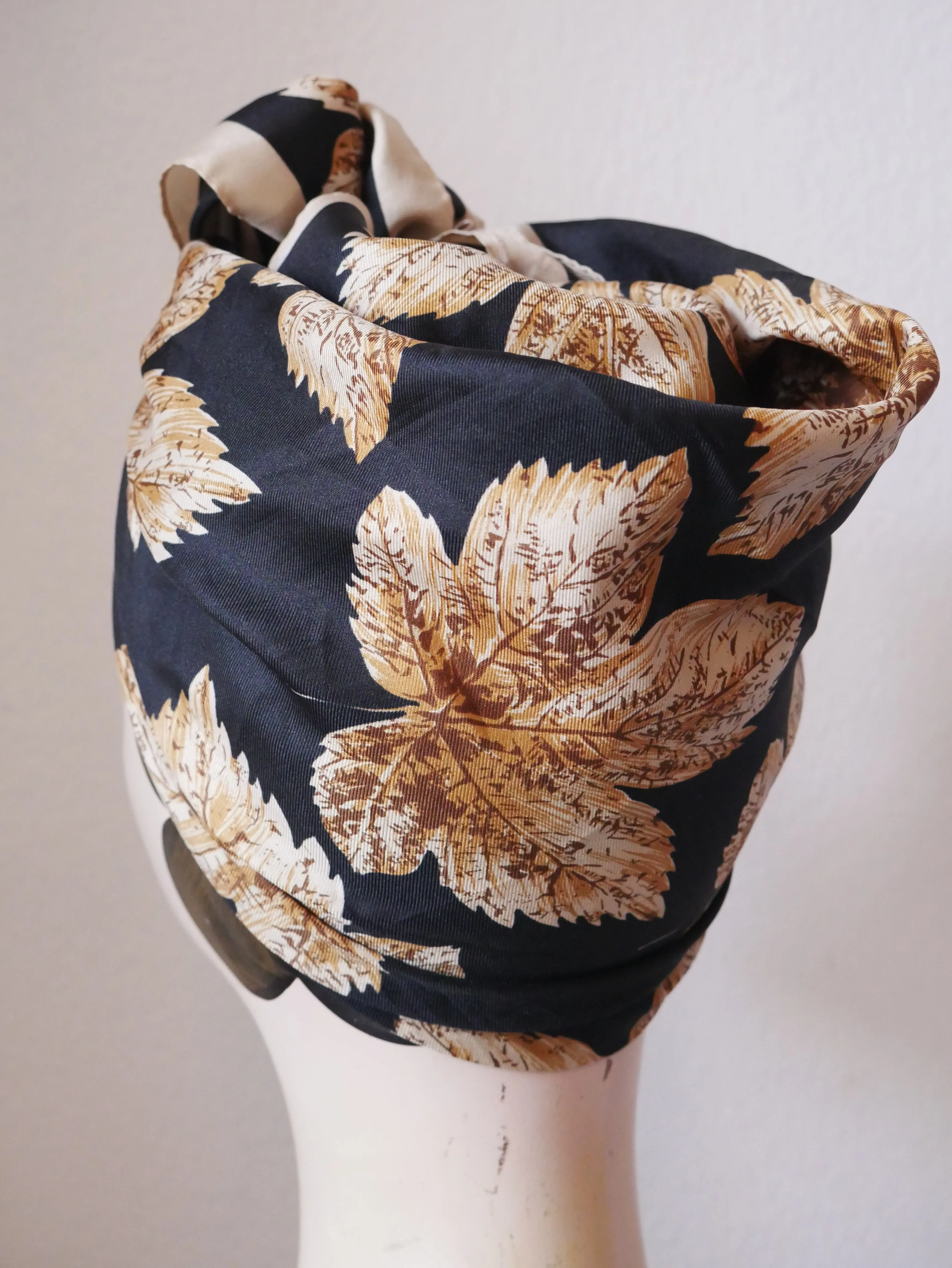 Autumn Leaves True Vintage Scarf🍁