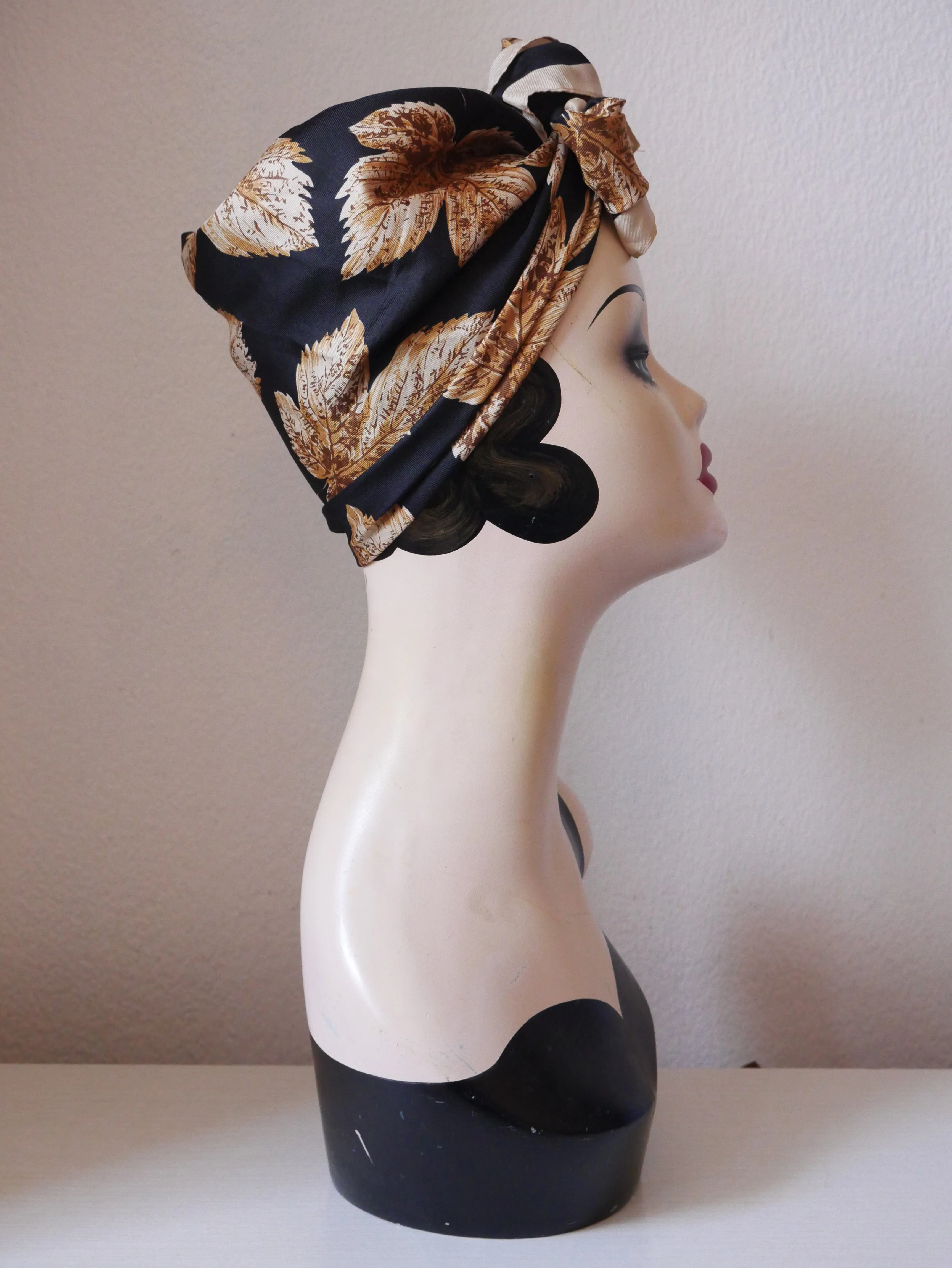 Autumn Leaves True Vintage Scarf🍁