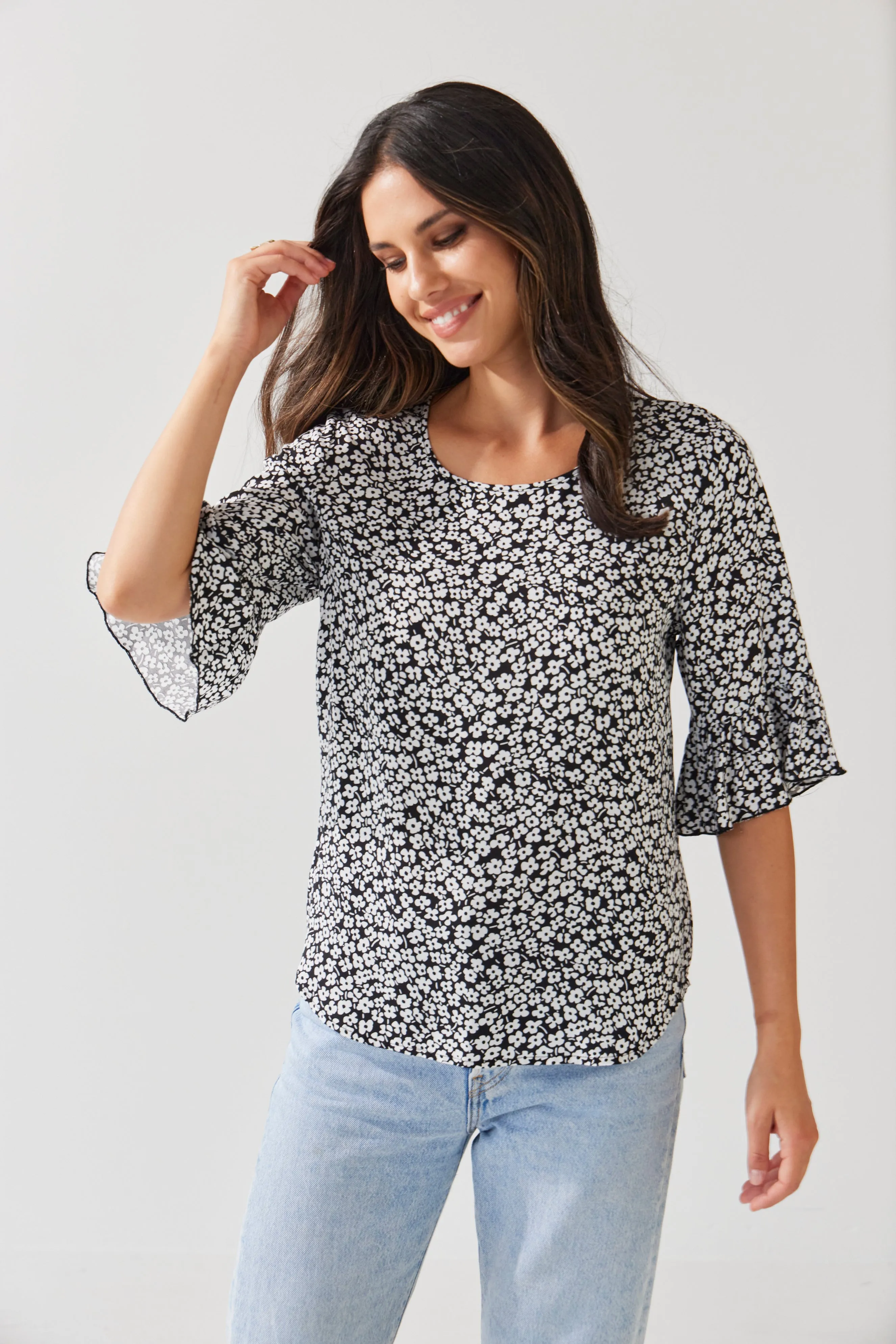 Narelle Top | Black Daisy