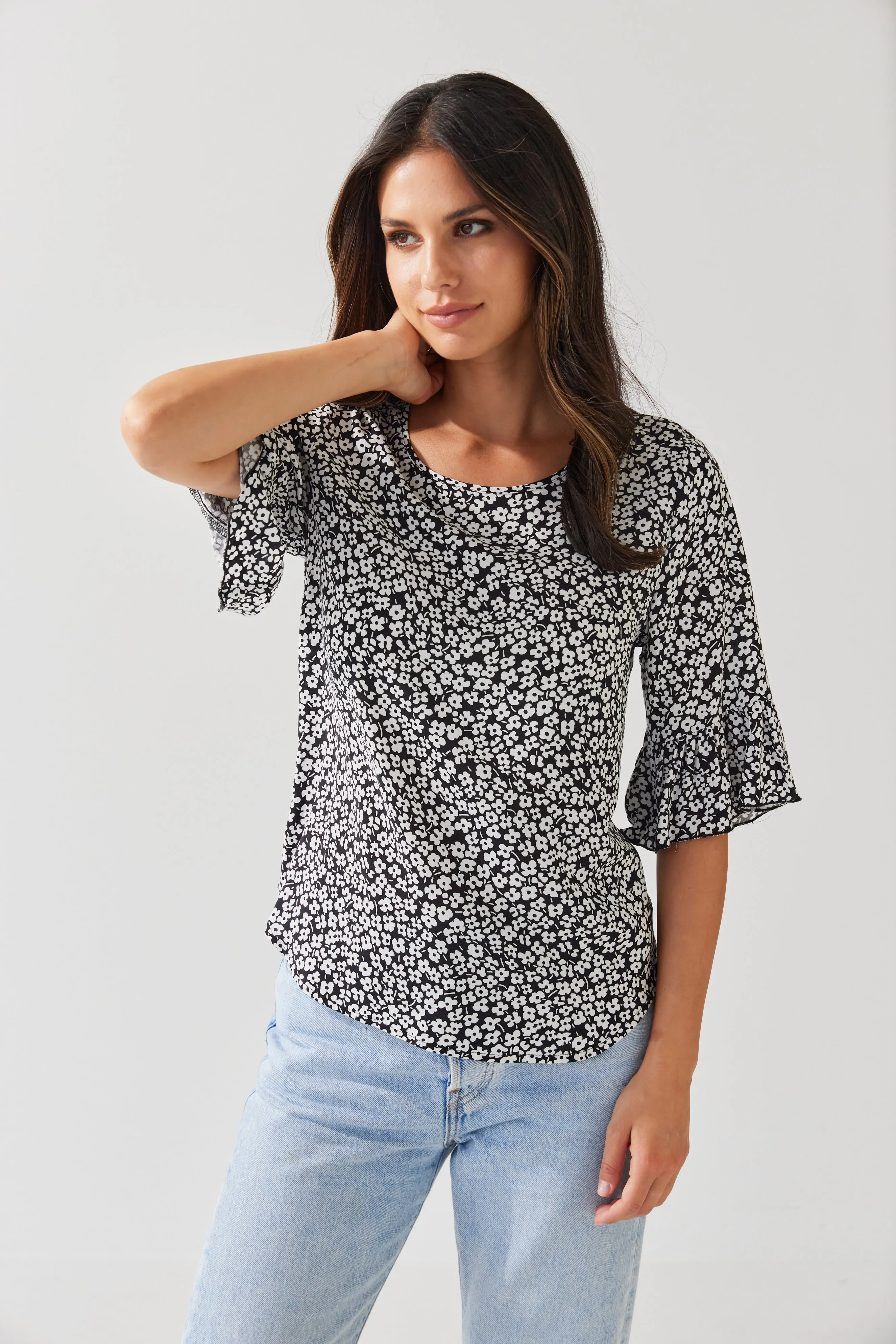 Narelle Top | Black Daisy